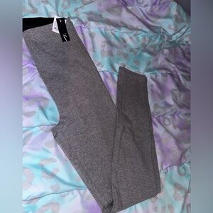 Brand new Vera wang gray leggings with tags, size small